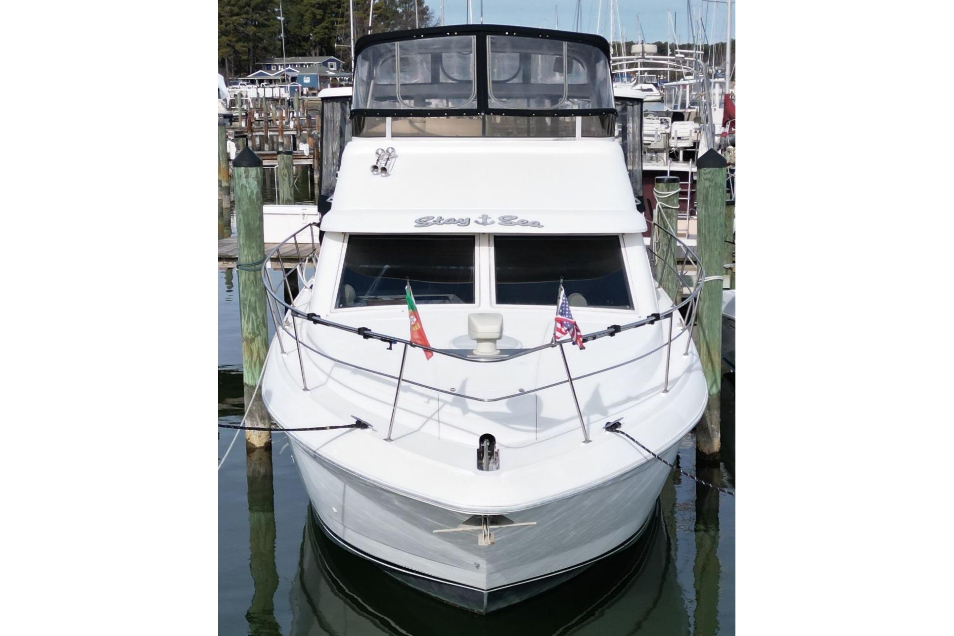 M 10595 CF Knot 10 Yacht Sales M 10595 CF Knot 10 Yacht Sales
