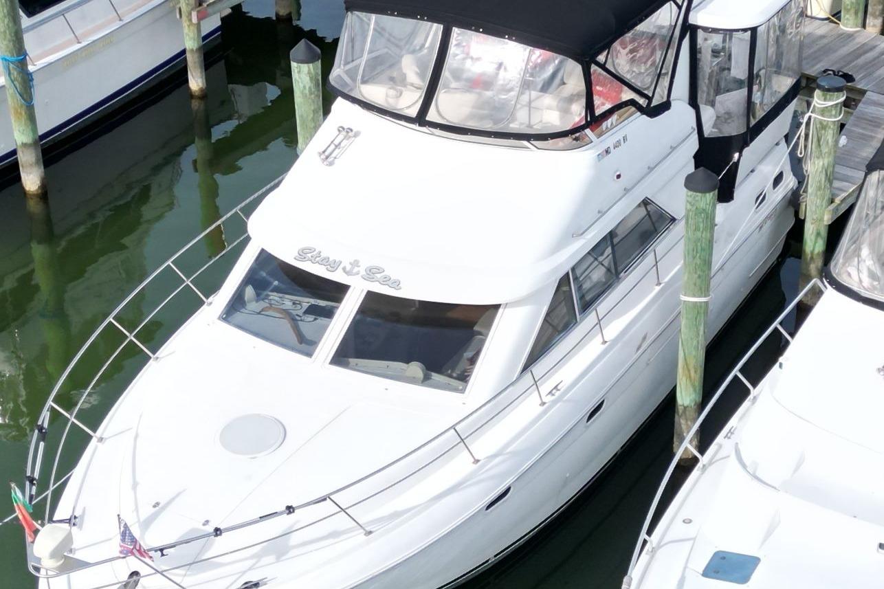 M 10595 CF Knot 10 Yacht Sales M 10595 CF Knot 10 Yacht Sales