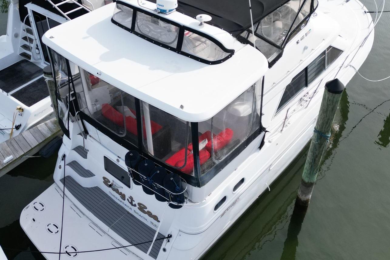 M 10595 CF Knot 10 Yacht Sales M 10595 CF Knot 10 Yacht Sales