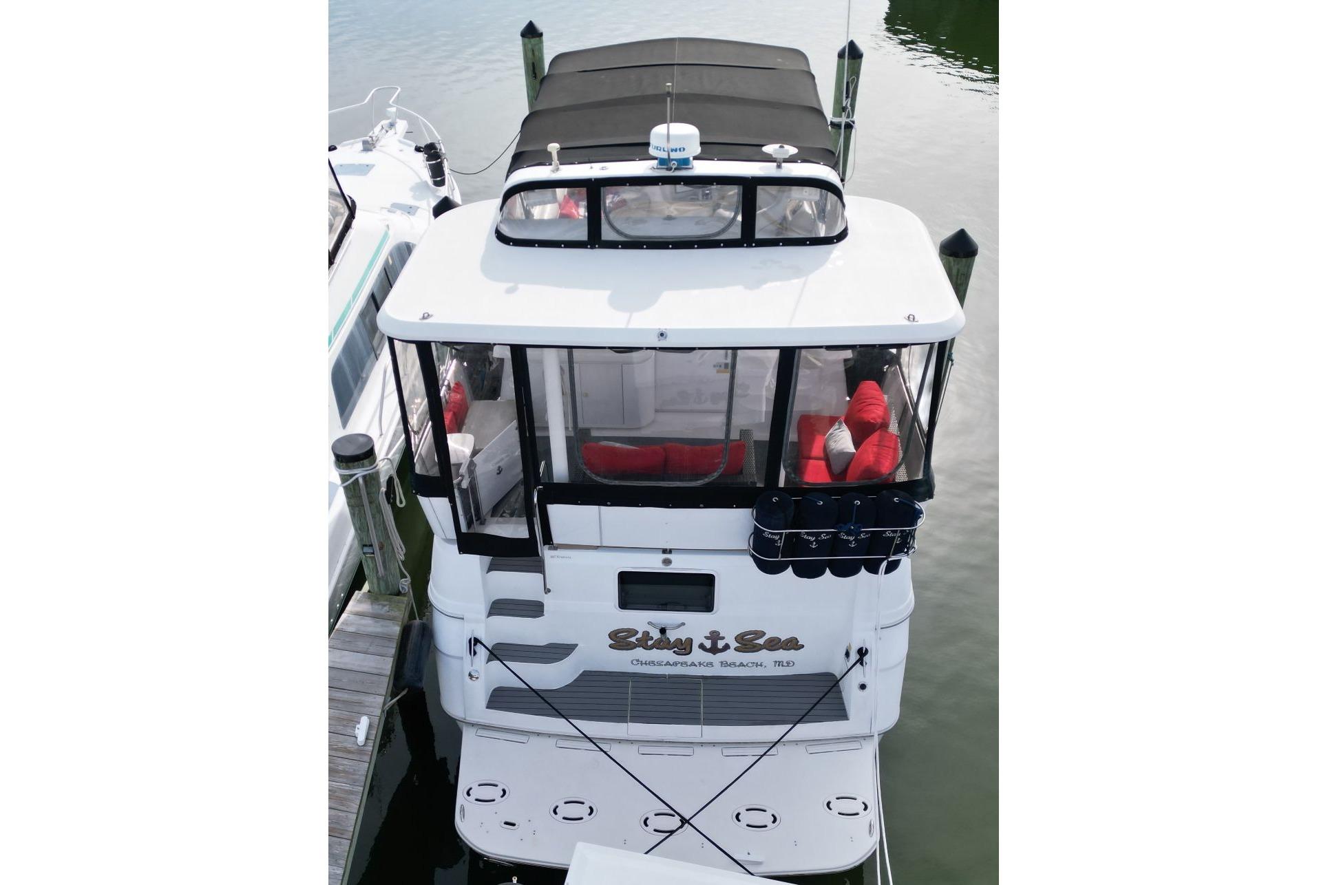 M 10595 CF Knot 10 Yacht Sales M 10595 CF Knot 10 Yacht Sales