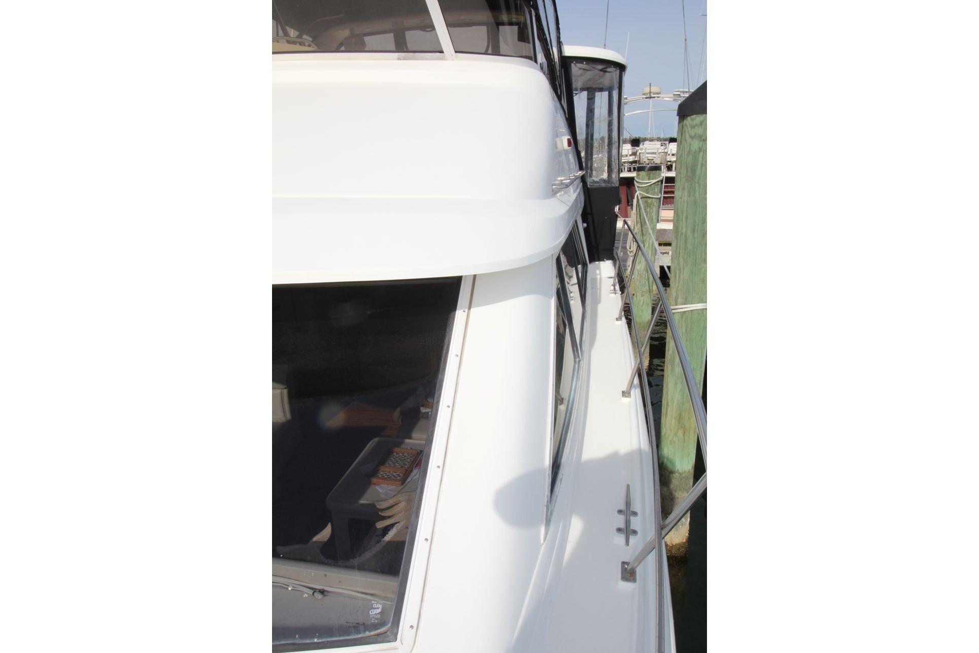 M 10595 CF Knot 10 Yacht Sales M 10595 CF Knot 10 Yacht Sales