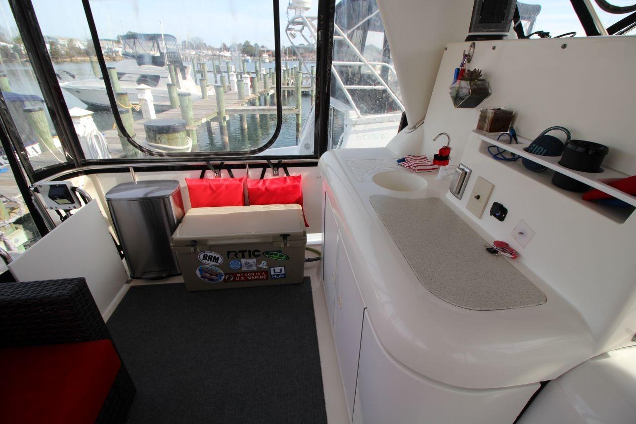 M 10595 CF Knot 10 Yacht Sales M 10595 CF Knot 10 Yacht Sales