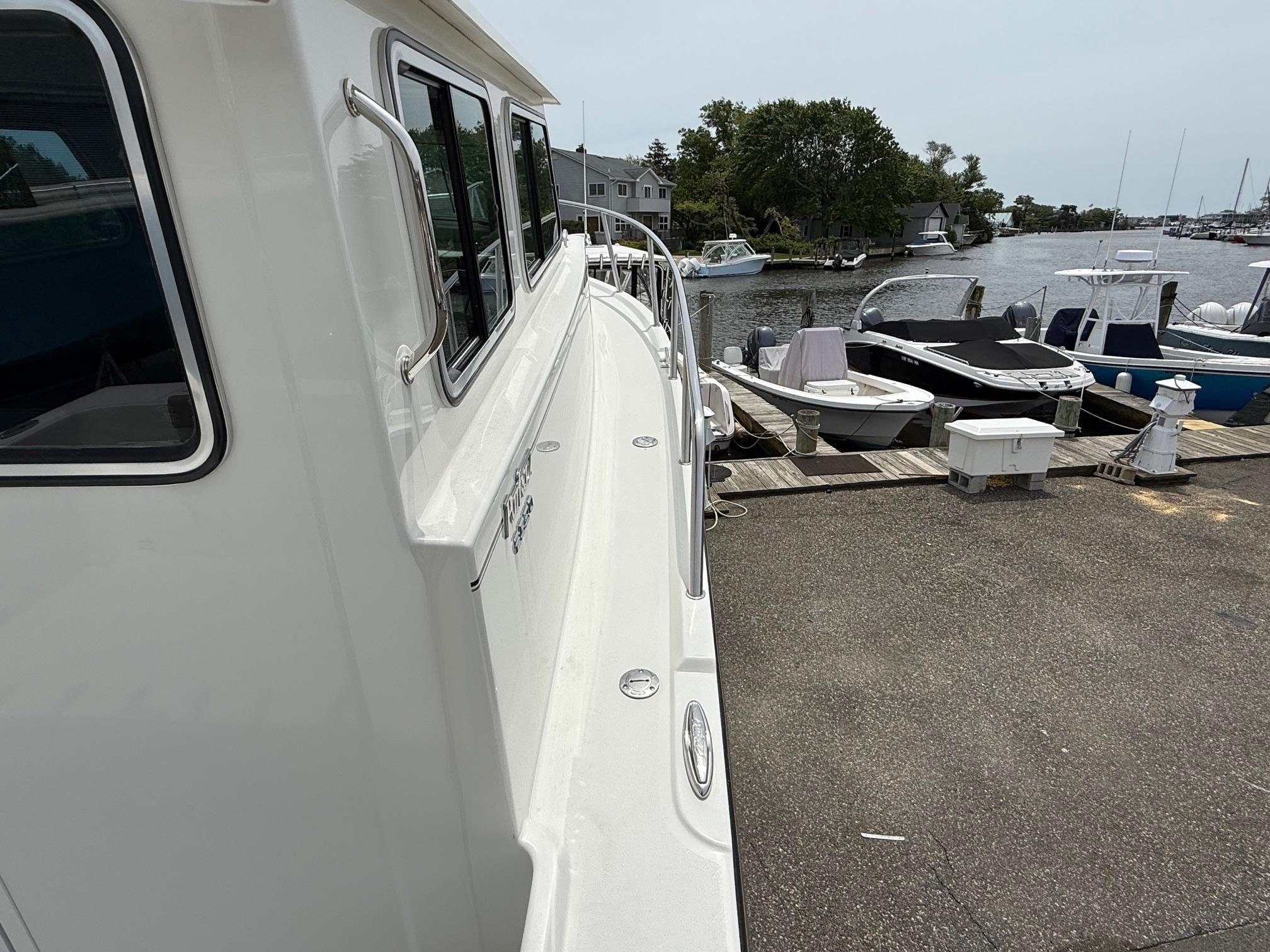 2018-parker-2530-extended-cabin-power-9786186-20250528142955344-1_XLARGE