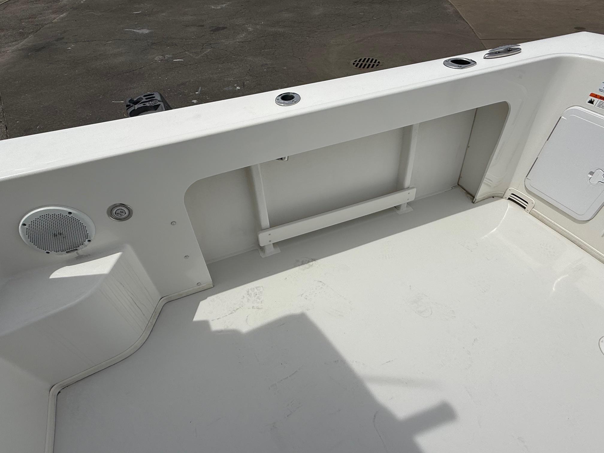 2018-parker-2530-extended-cabin-power-9786186-20250528142959251-1_XLARGE