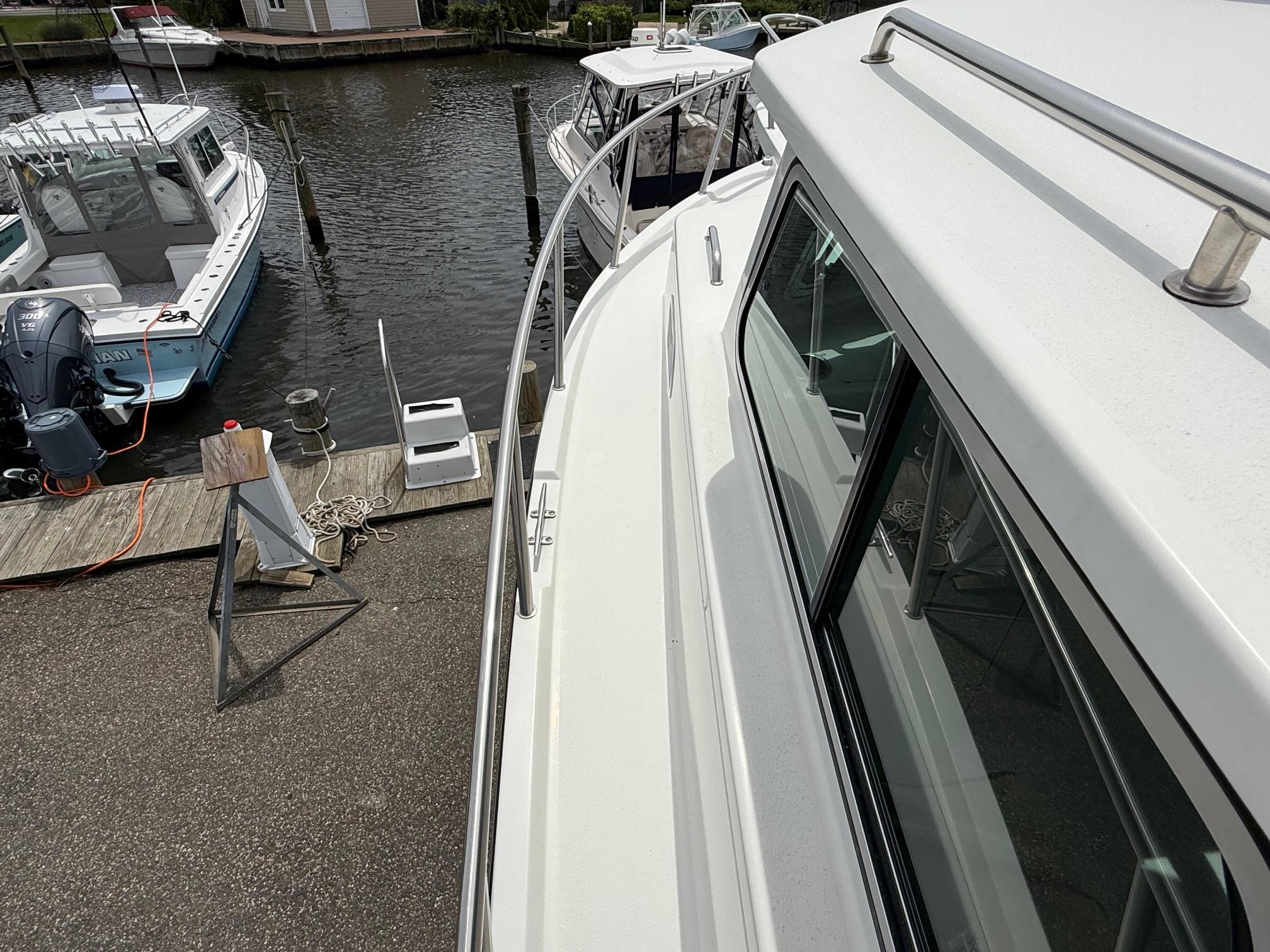 2018-parker-2530-extended-cabin-power-9786186-20250528143008366-1_XLARGE