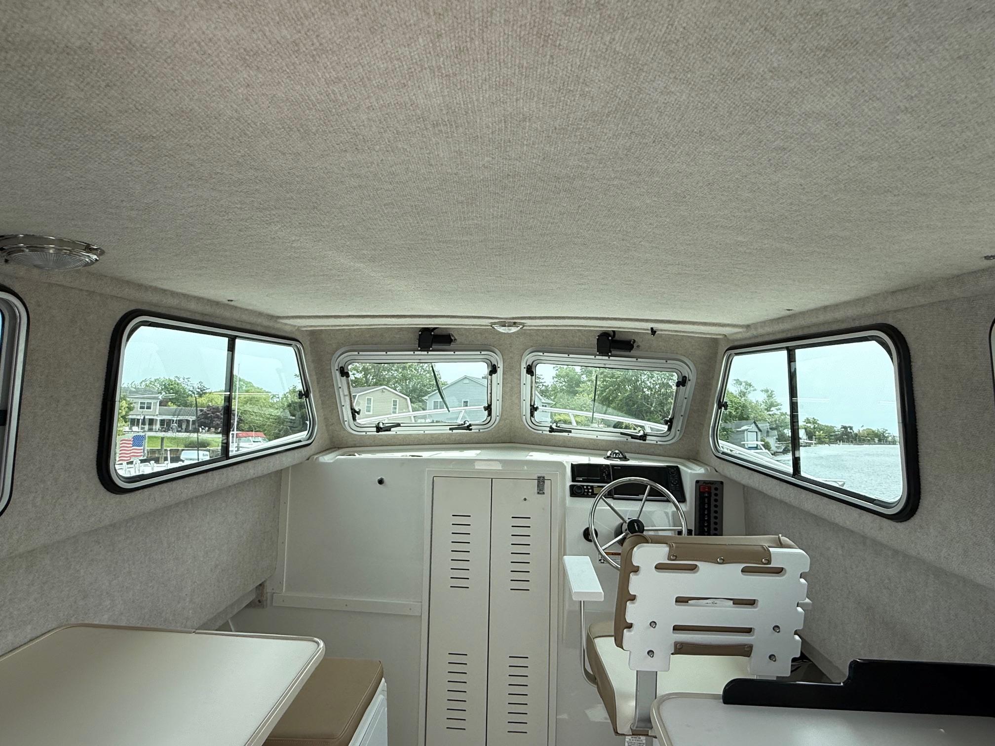 2018-parker-2530-extended-cabin-power-9786186-20250528143041339-1_XLARGE