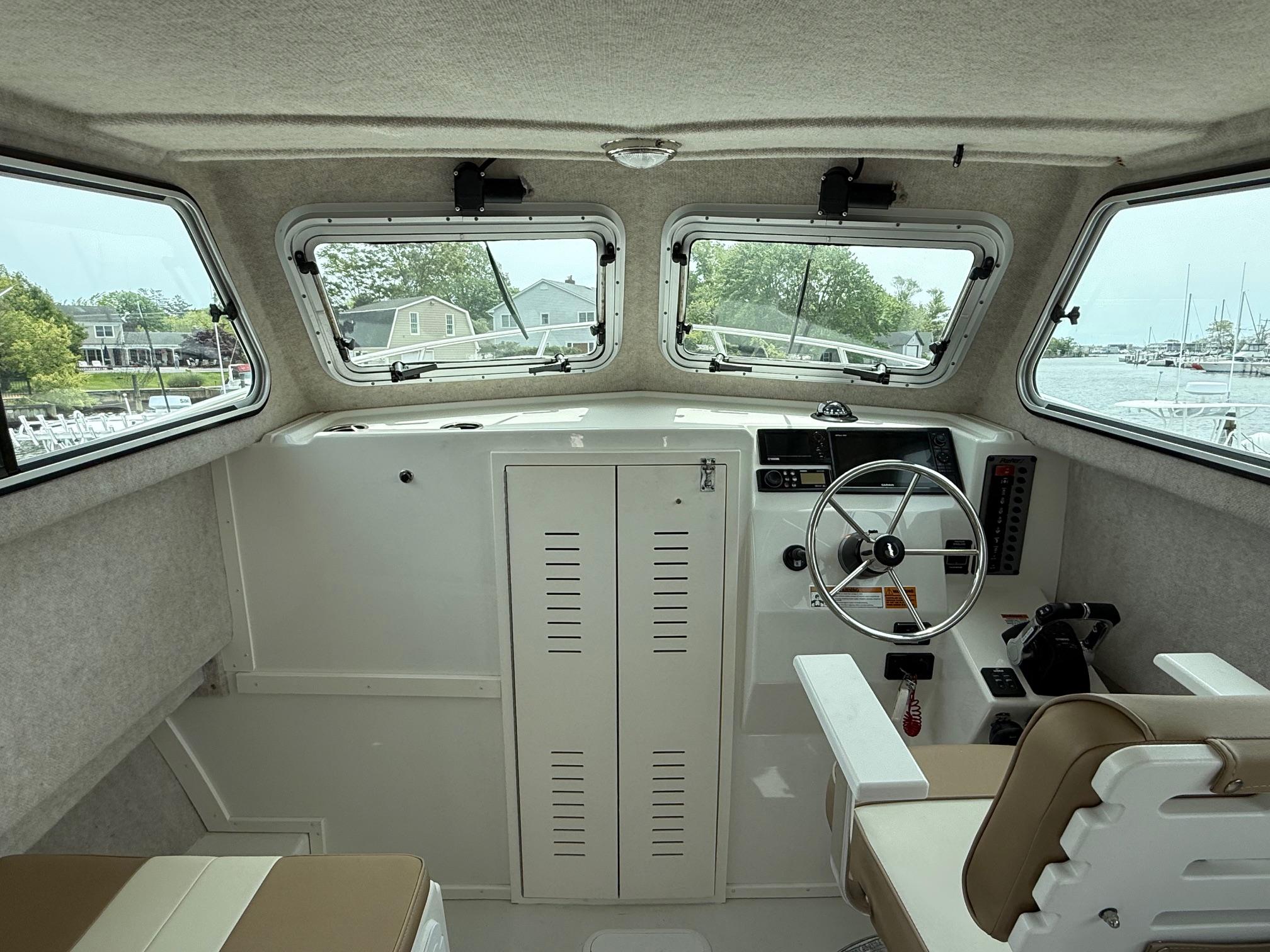 2018-parker-2530-extended-cabin-power-9786186-20250528143050322-1_XLARGE