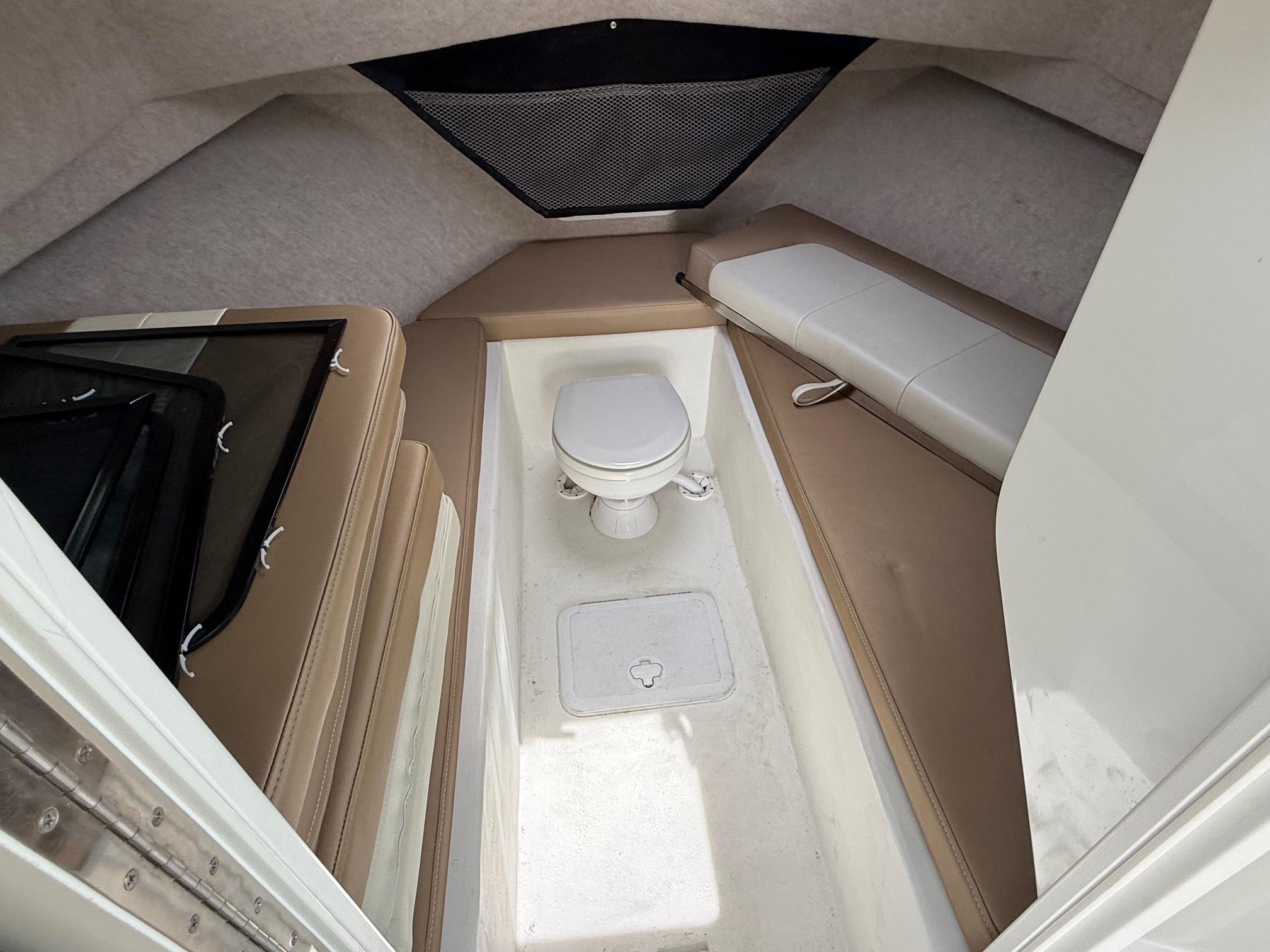 2018-parker-2530-extended-cabin-power-9786186-20250528143052362-1_XLARGE