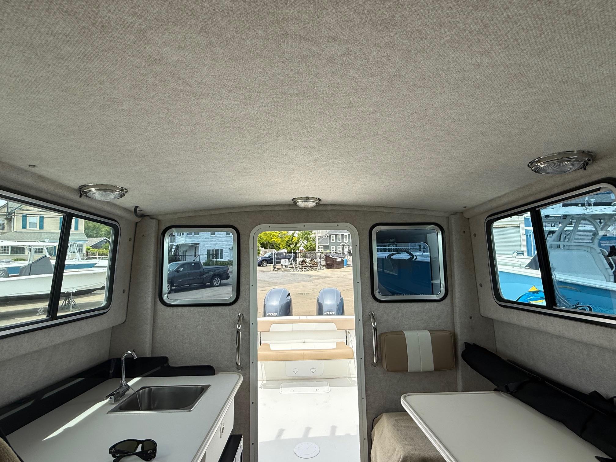 2018-parker-2530-extended-cabin-power-9786186-20250528143718400-1_XLARGE