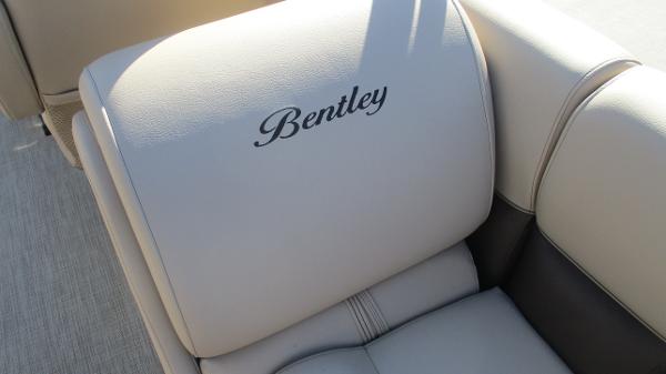 2021 Bentley boat for sale, model of the boat is 240 Navigator & Image # 20 of 56