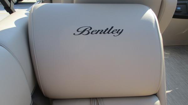 2021 Bentley boat for sale, model of the boat is 240 Navigator & Image # 28 of 56