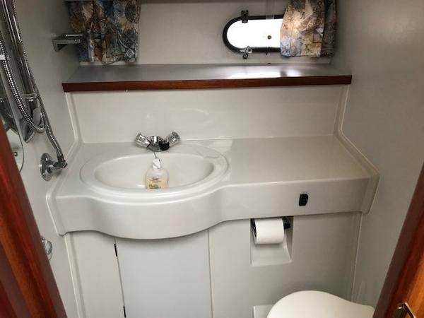 1992 Broom 33