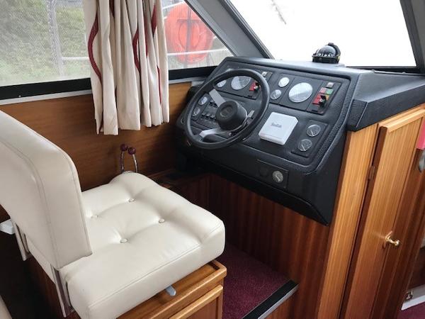1992 Broom 33