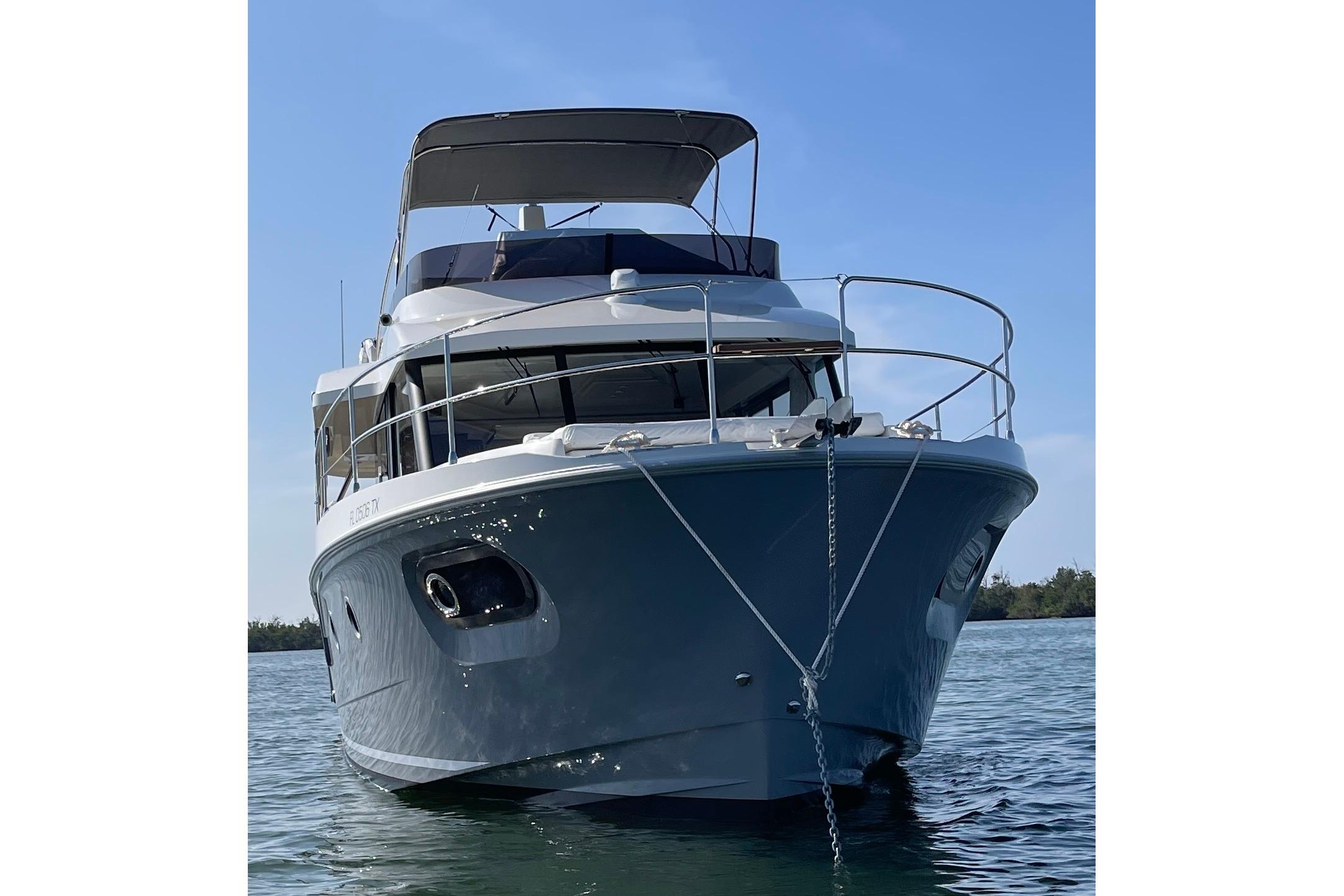 2025 Beneteau Swift Trawler 41 Fly-3
