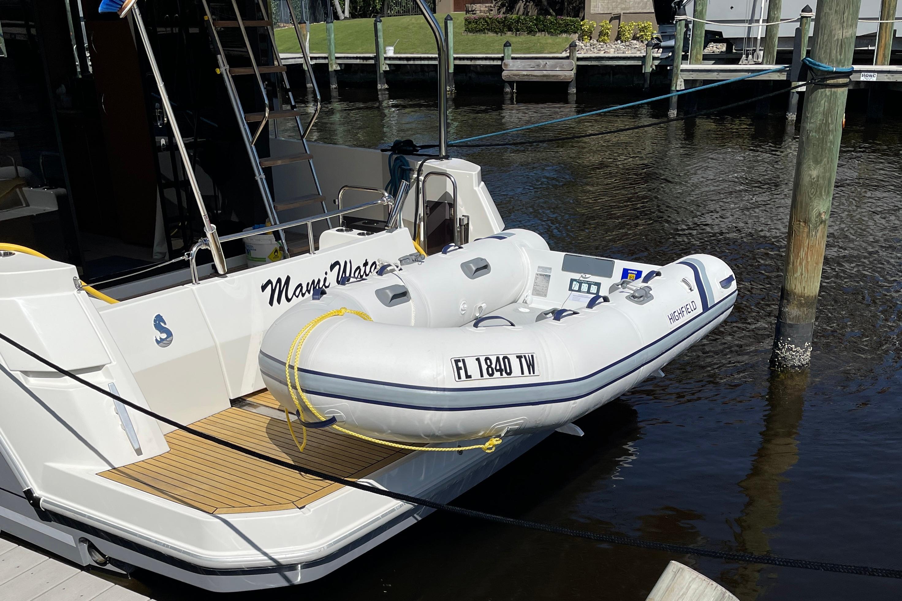 2025 Beneteau Swift Trawler 41 Fly-5