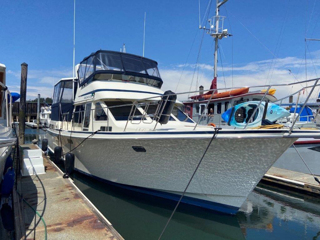 1990 Tollycraft 44 Cockpit Motor Yacht - Silver Seas Yachts