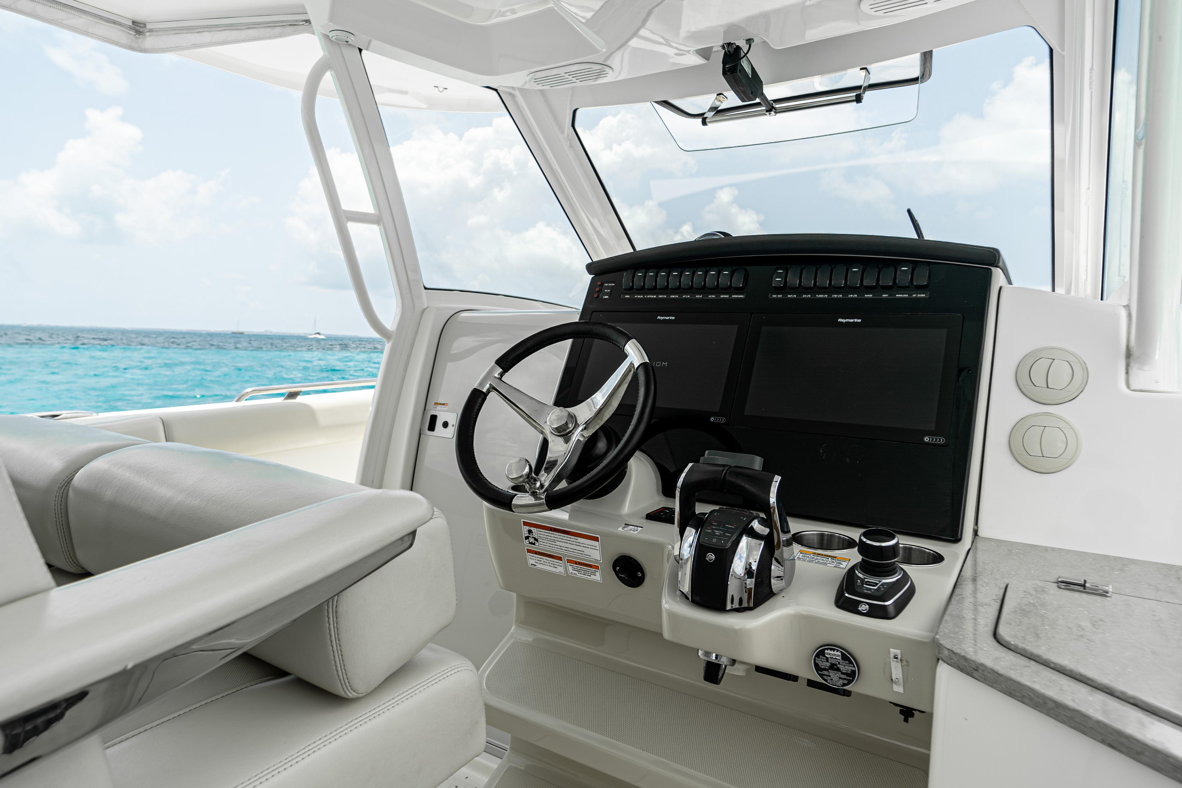 Boston Whaler-350 Realm 2019-2019 BOSTON WHALER 350 REALM @ CANCUN FL-US-9746194 | Thumbnail