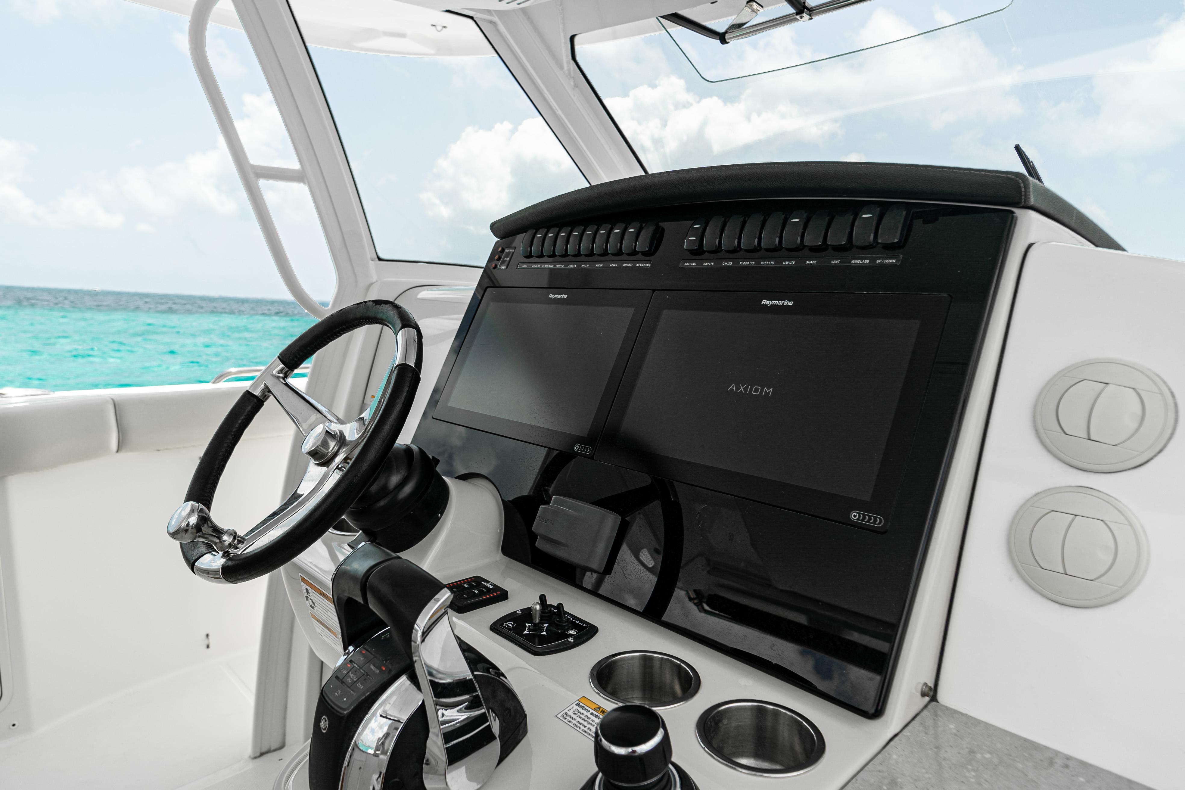 Boston Whaler-350 Realm 2019-2019 BOSTON WHALER 350 REALM @ CANCUN FL-US-9746194 | Thumbnail
