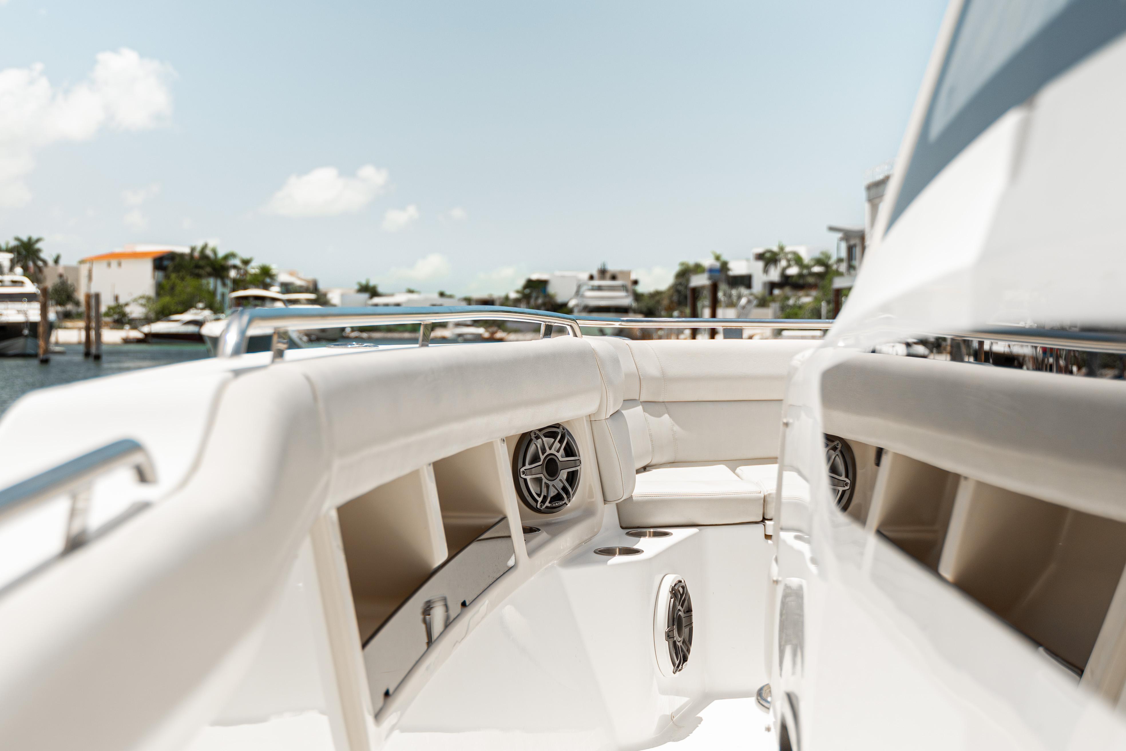 Boston Whaler-350 Realm 2019-2019 BOSTON WHALER 350 REALM @ CANCUN FL-US-9746194 | Thumbnail