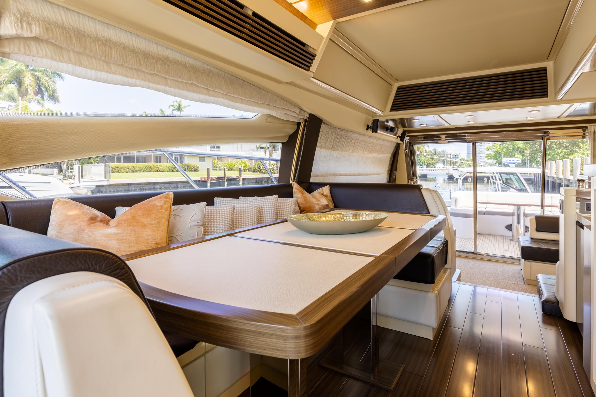 Azimut 64 Jeneli - Salon, Dining and Seating