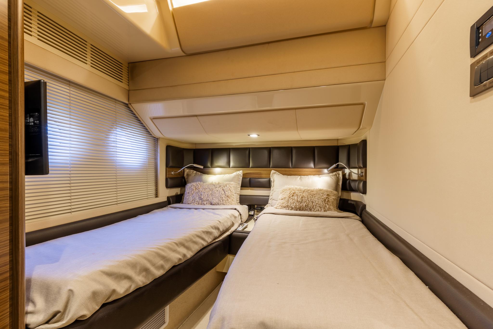 Azimut 64 Jeneli - Guest Stateroom, Side by Side Berths