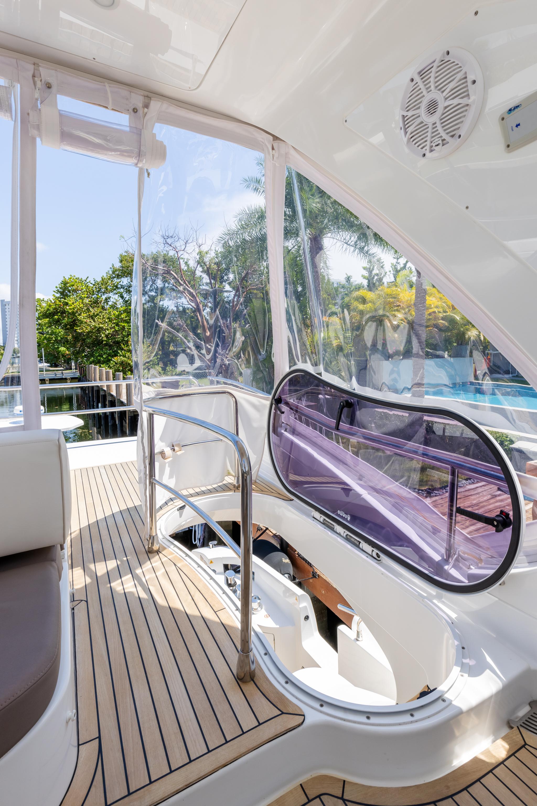 Azimut 64 Jeneli - Flybridge Deck