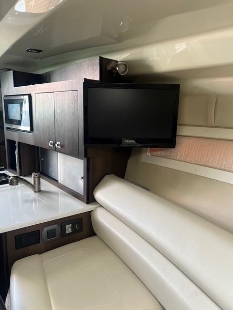 2017-monterey-295-sport-yacht-power-9206221-984710060-0-010720250747-22