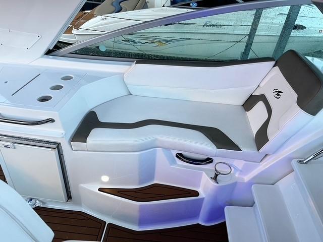 2017-monterey-295-sport-yacht-power-9206221-984710062-0-010720250747-7