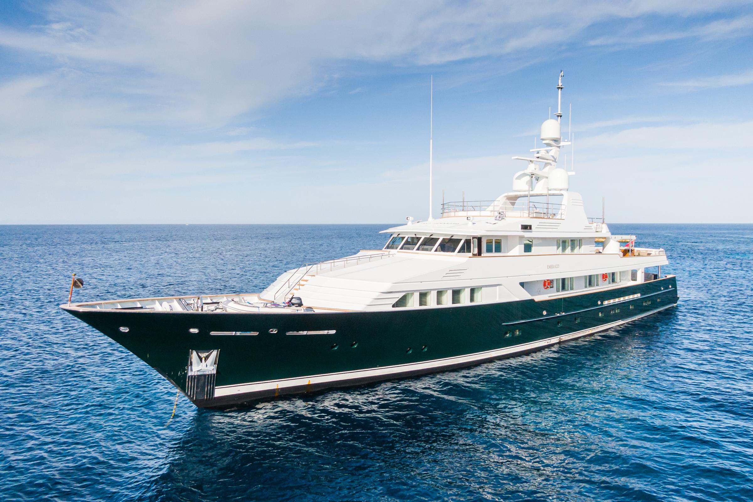 Emerald Yacht Photos Pics 