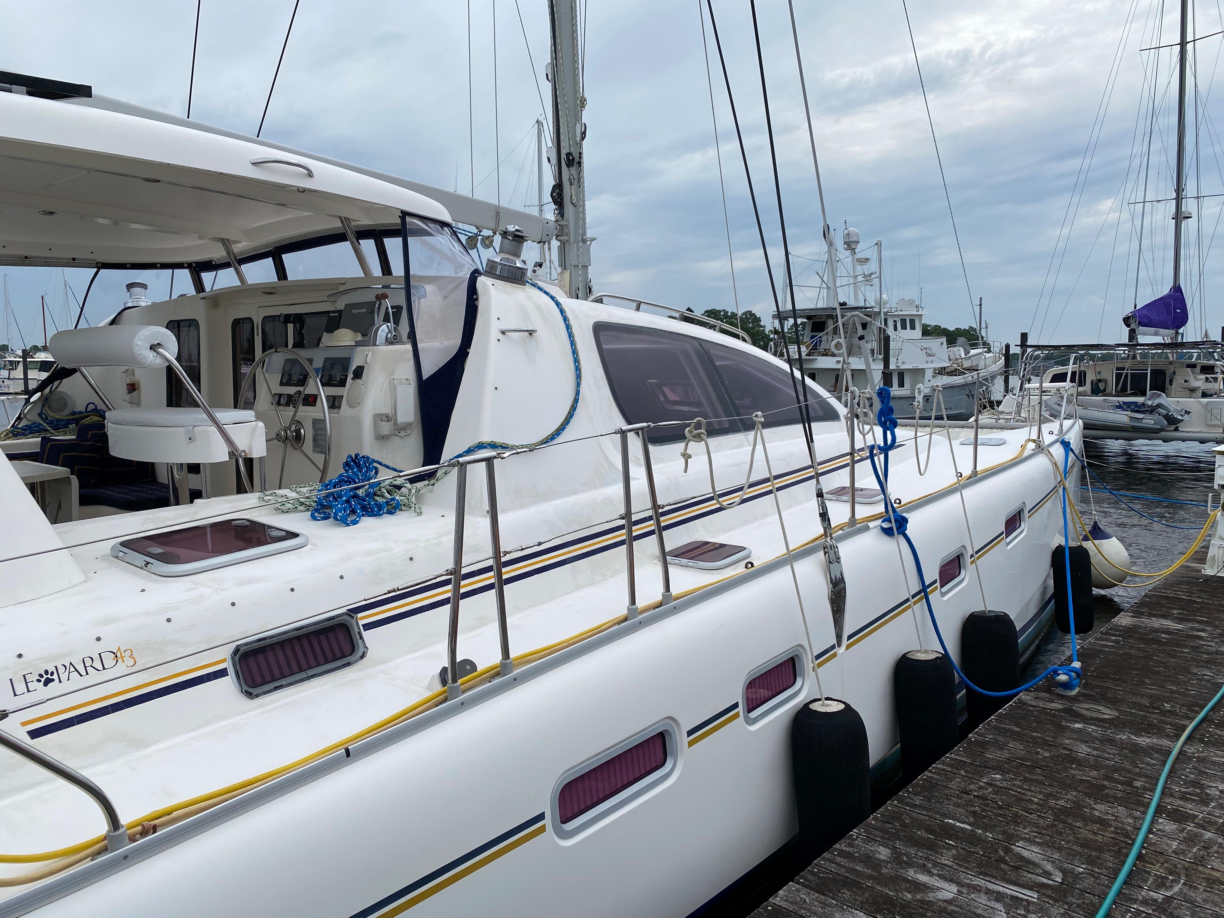 2005 leopard 43 sailing catamaran