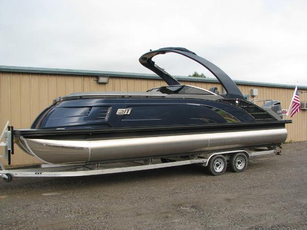 2021 Bennington boat for sale, model of the boat is QX25CW & Image # 5 of 61