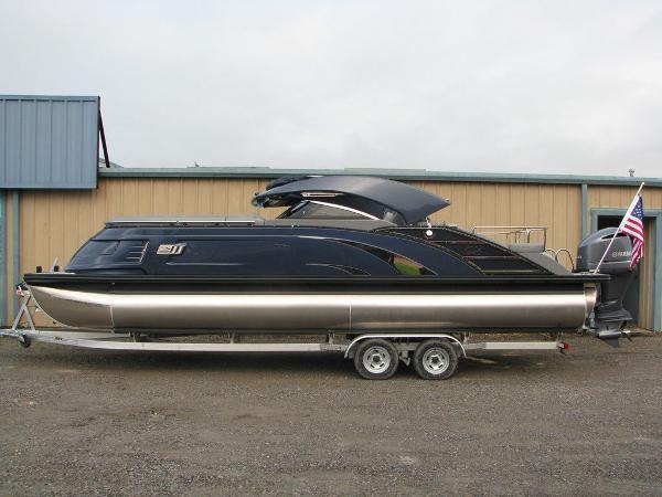 2021 Bennington boat for sale, model of the boat is QX25CW & Image # 6 of 61