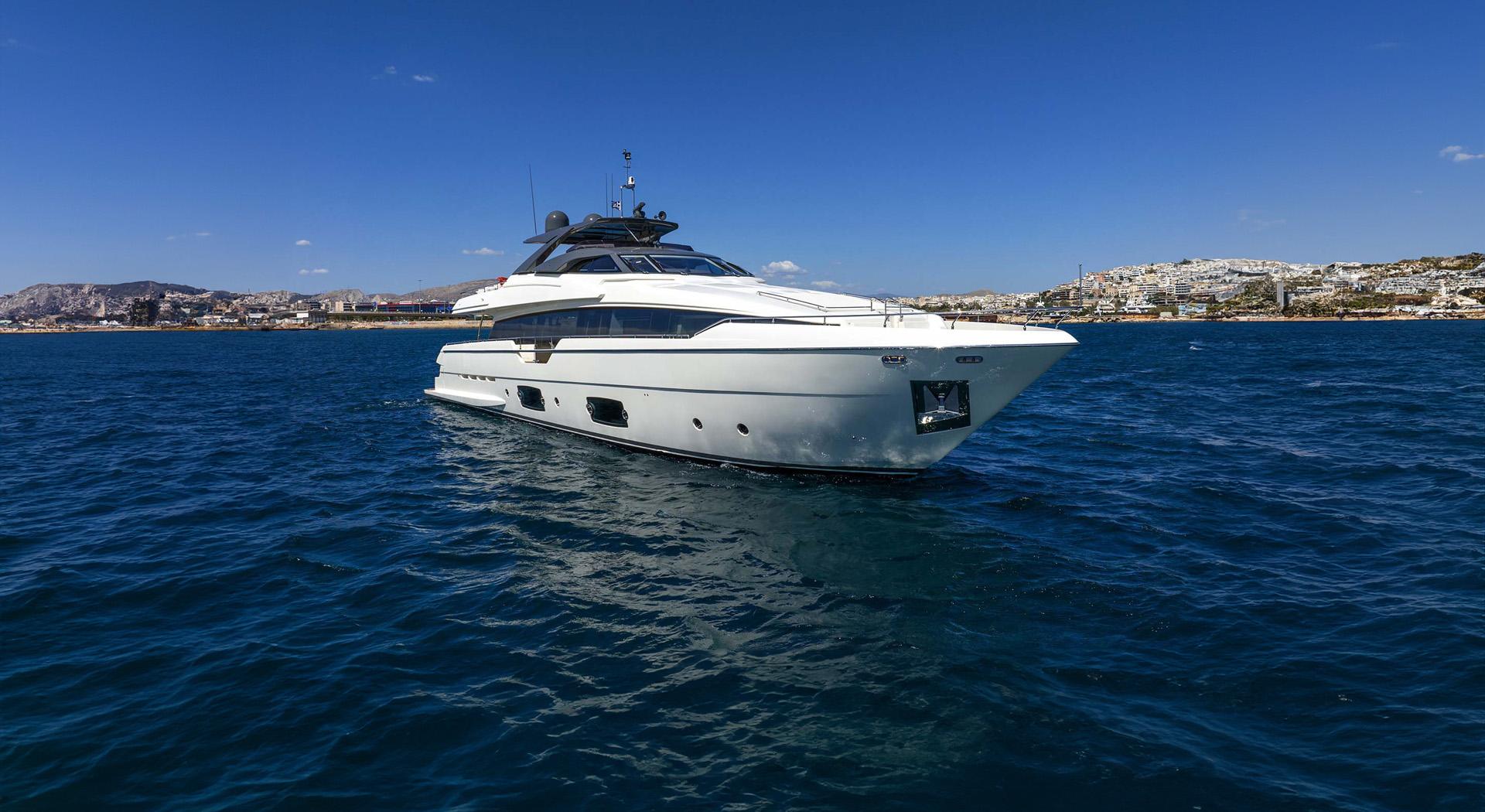 FERRETTI YACHTS 960