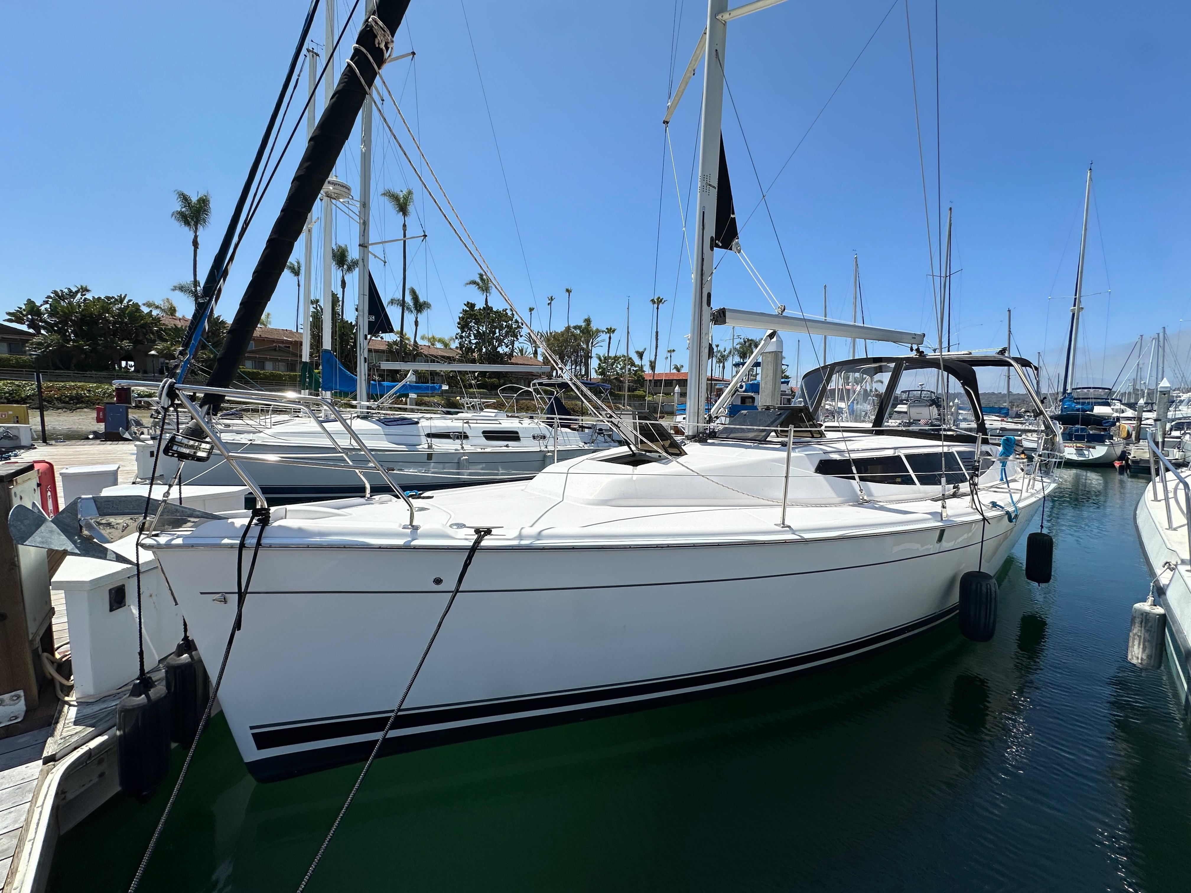 Image of 2013 Hunter 33