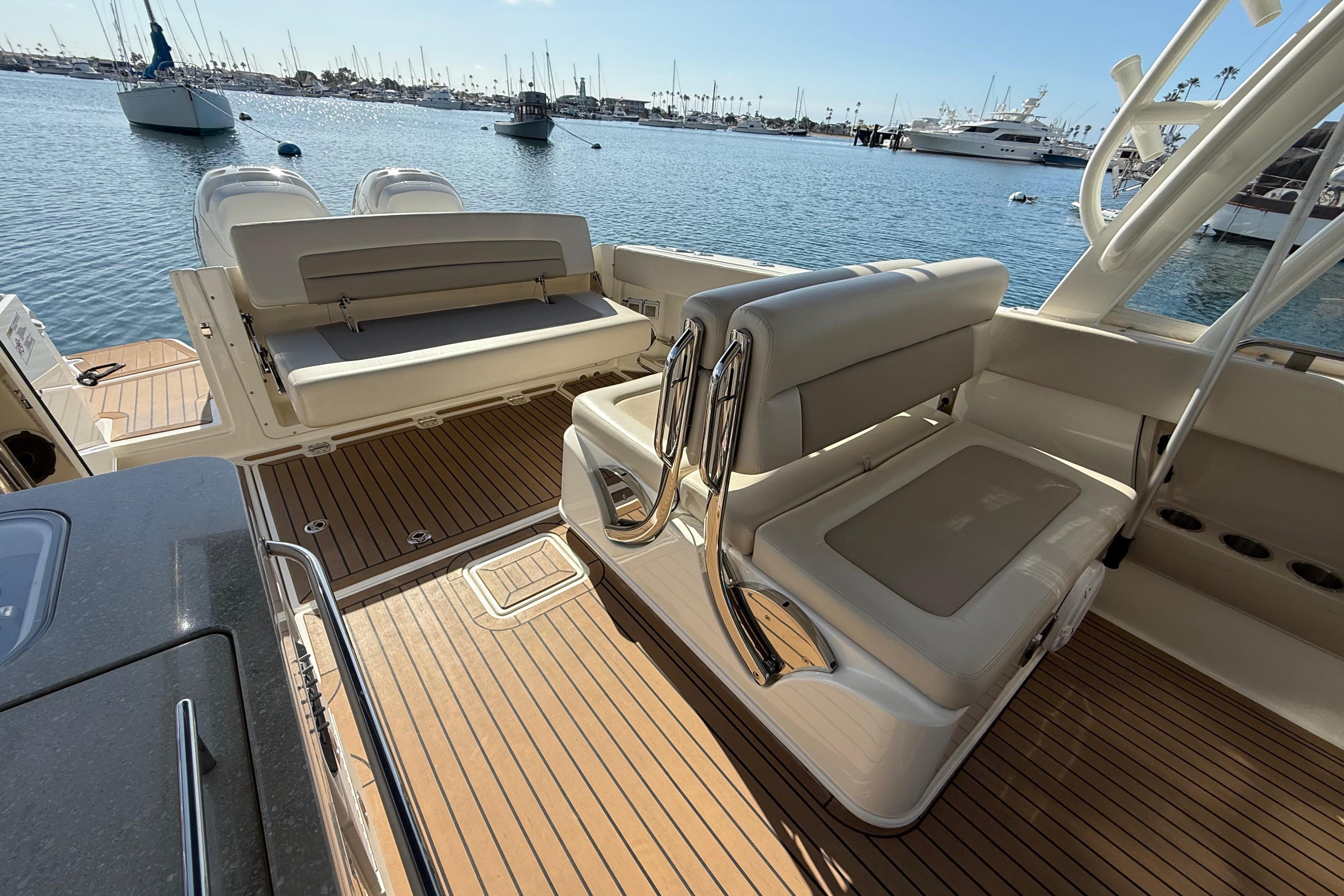 2020 Boston Whaler 320 Vantage #TBRL0282LLC inventory image at Sun Country Marine Group, Newport Beach