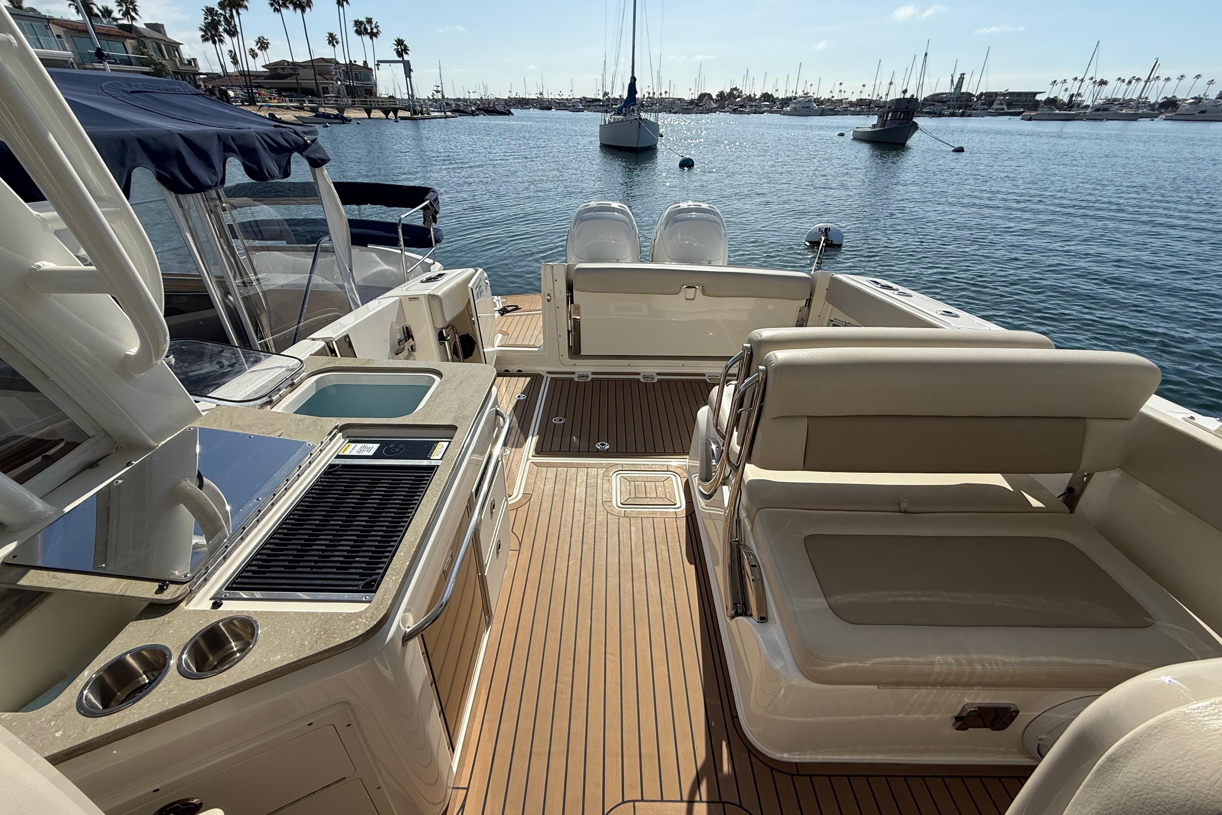 2020 Boston Whaler 320 Vantage #TBRL0282LLC inventory image at Sun Country Marine Group, Newport Beach