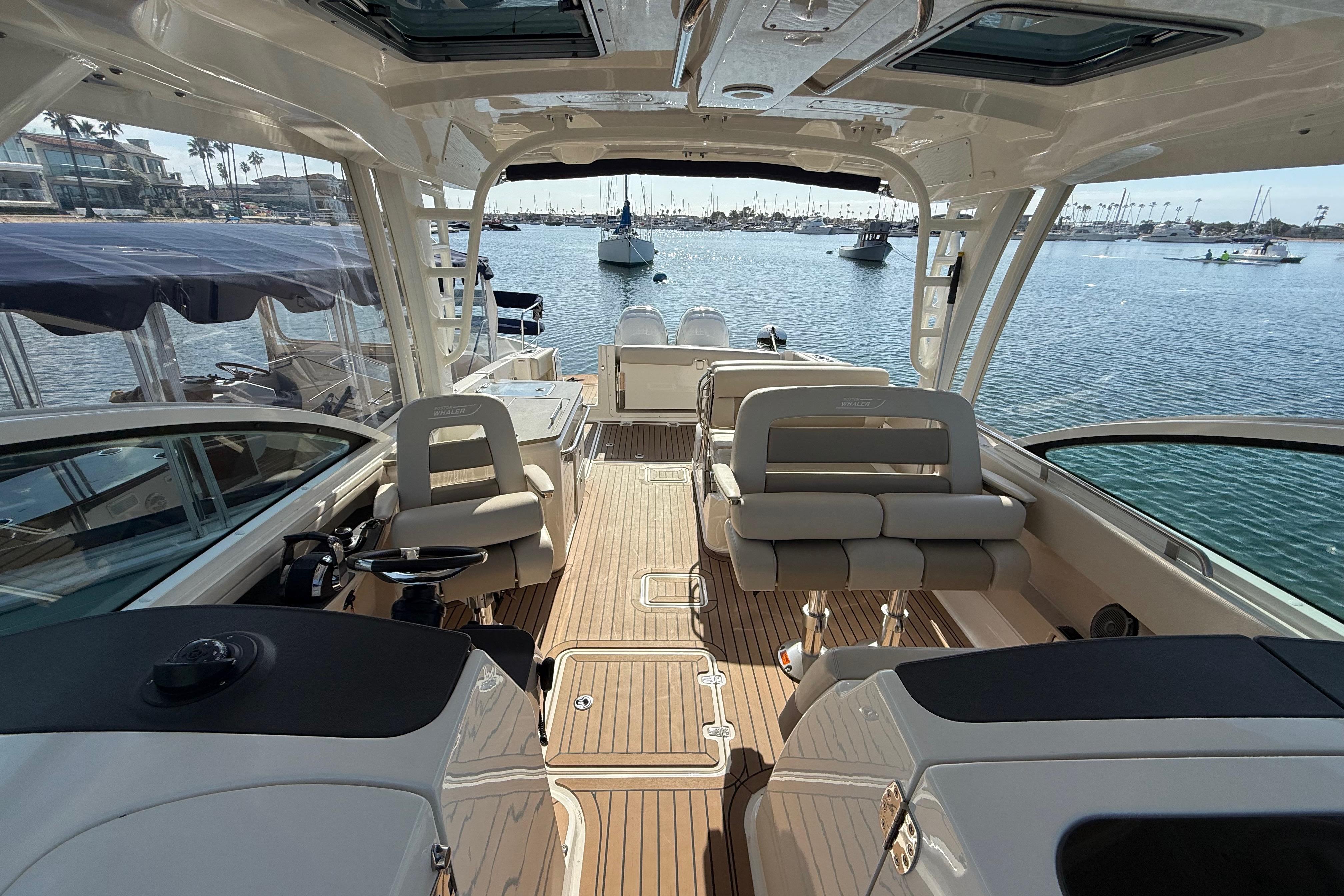 2020 Boston Whaler 320 Vantage #TBRL0282LLC inventory image at Sun Country Marine Group, Newport Beach