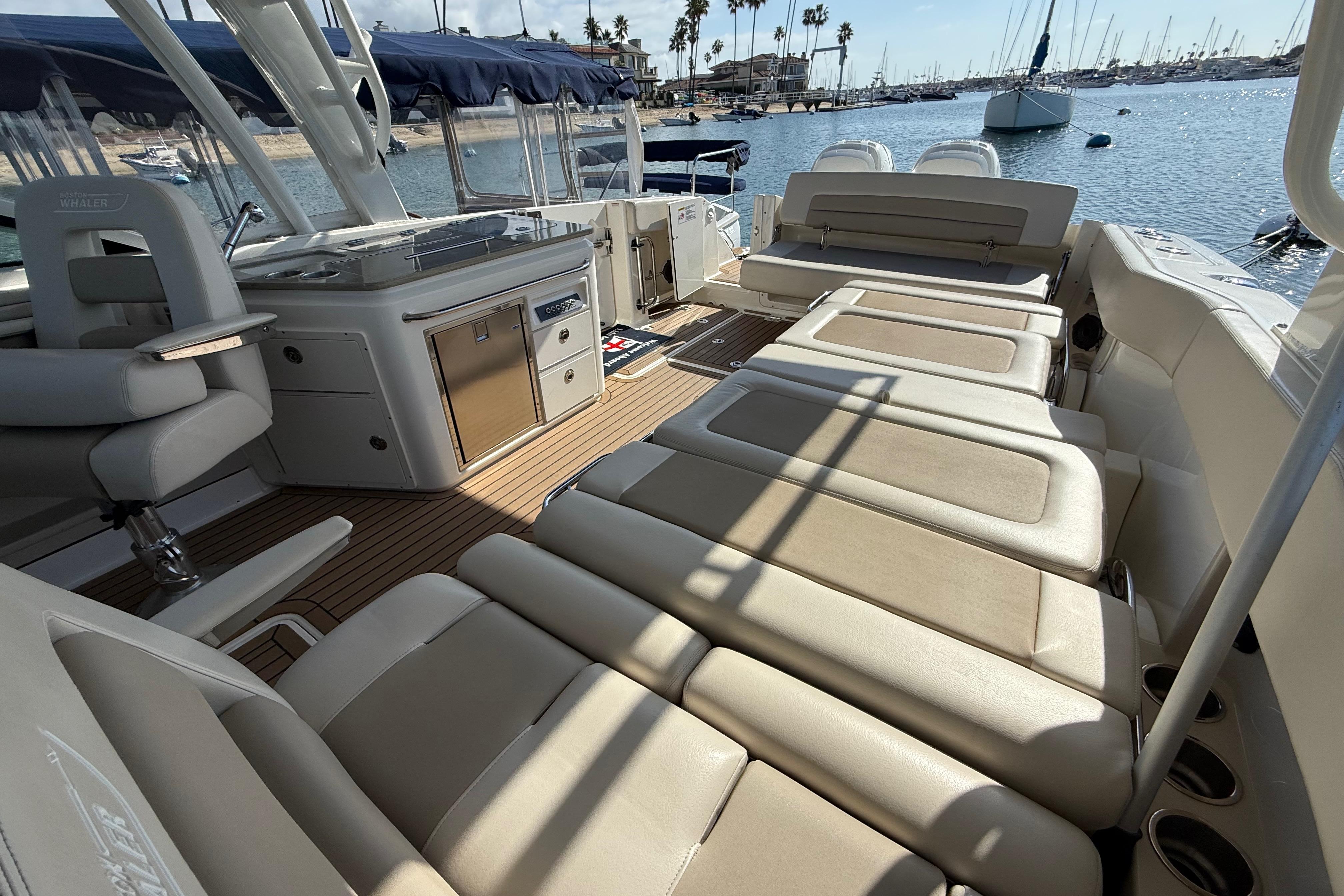 2020 Boston Whaler 320 Vantage #TBRL0282LLC inventory image at Sun Country Marine Group, Newport Beach