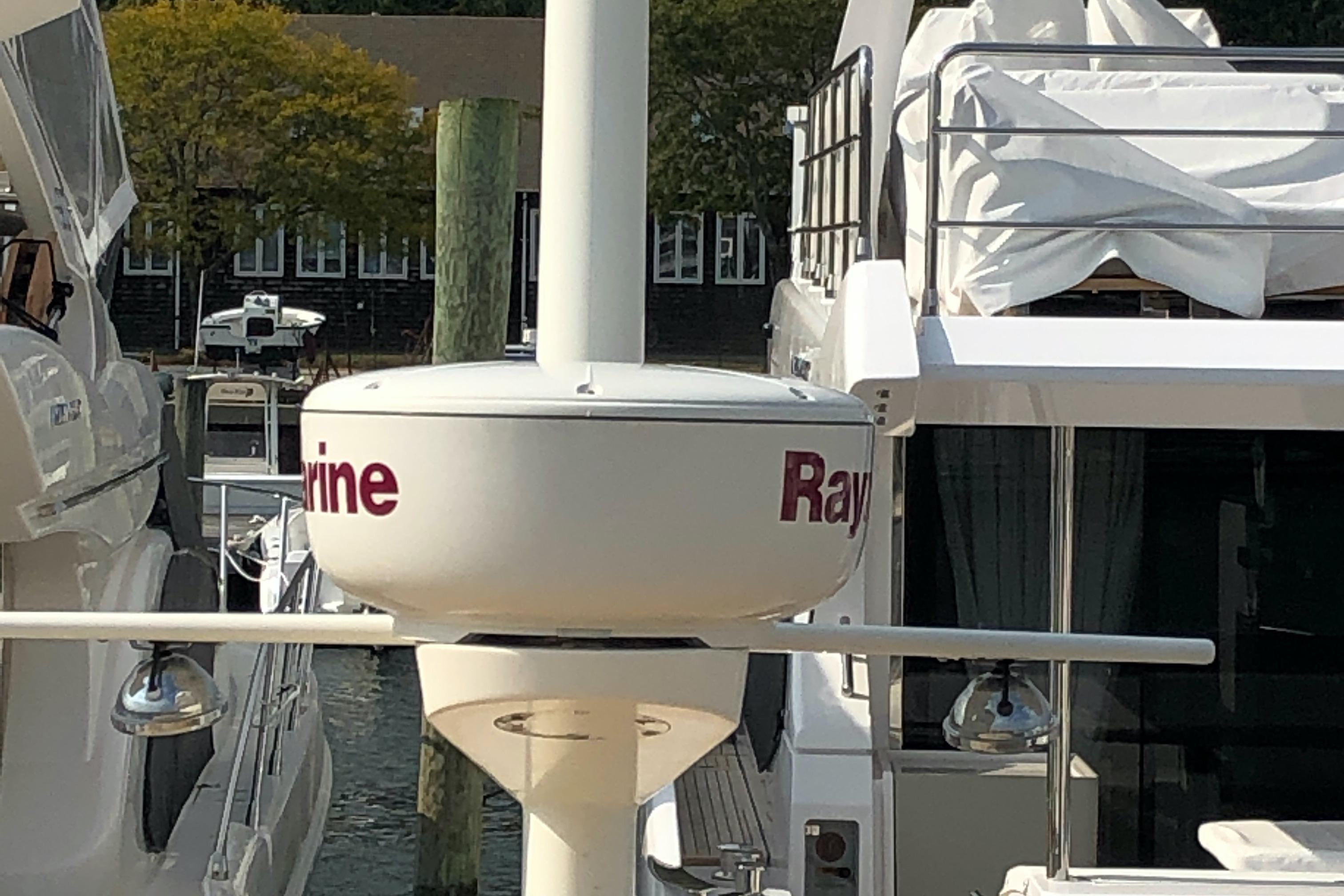 Ray Marine Raydome on Mast