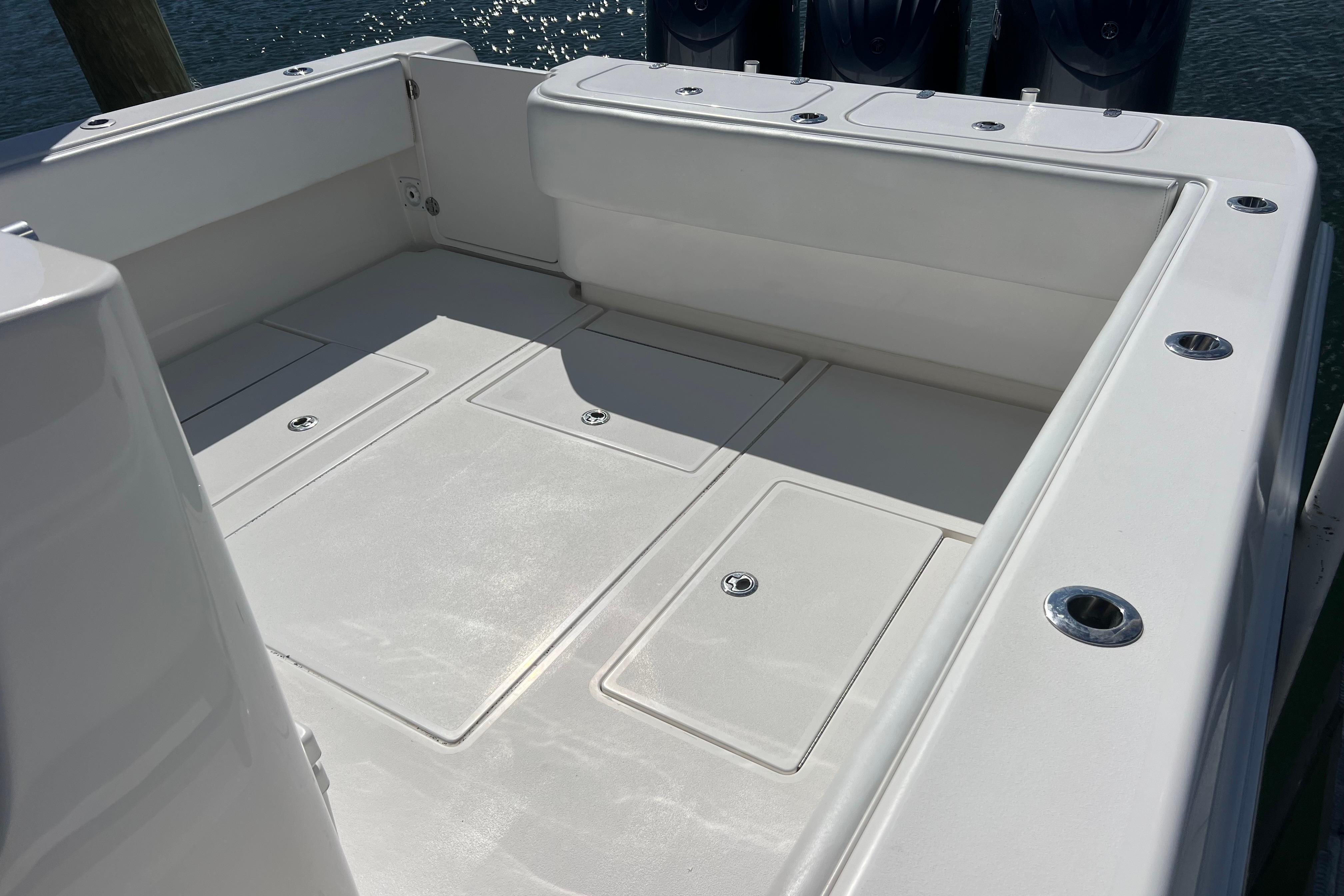 2023 Contender 39 ST-9