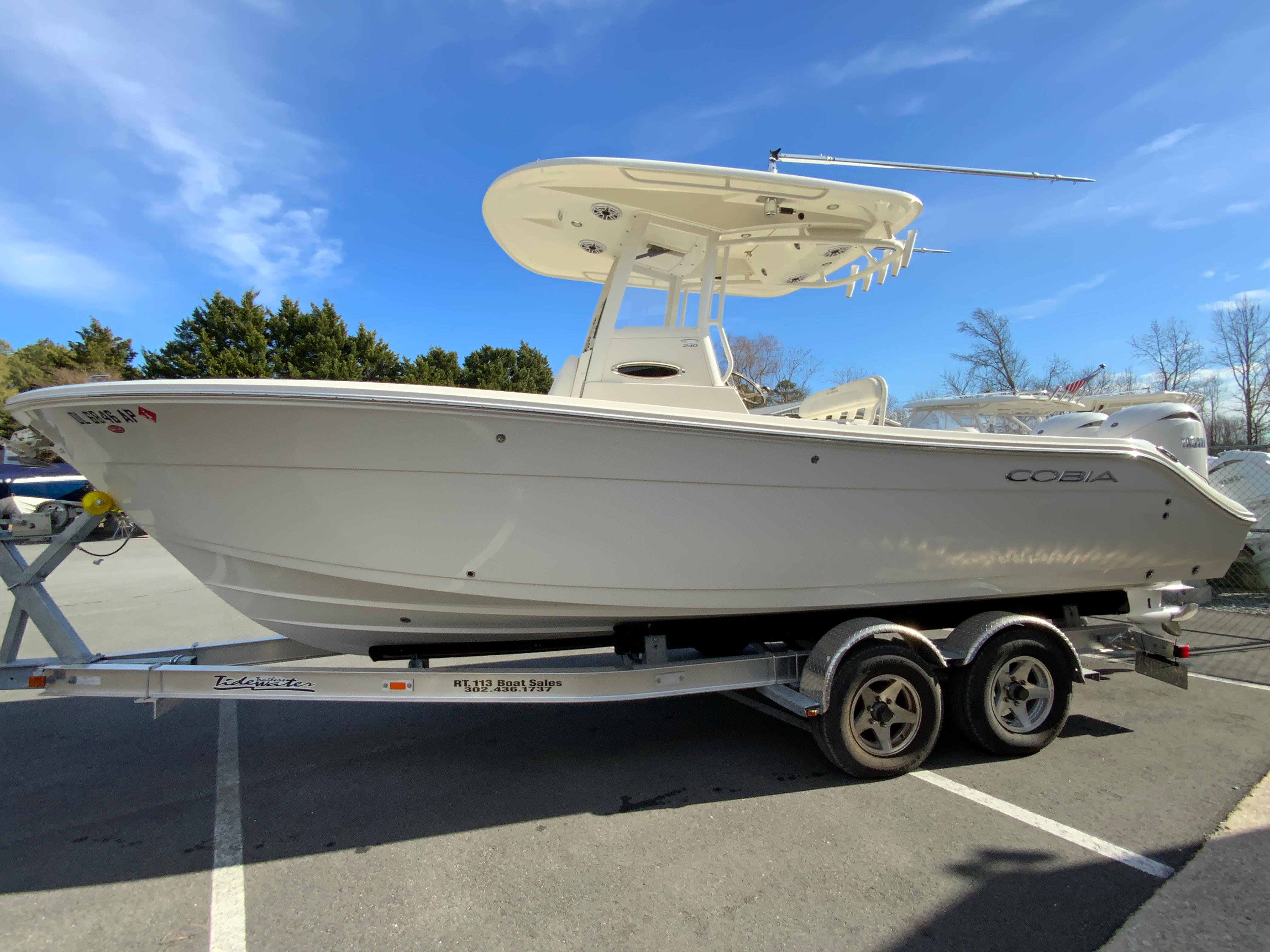 2024 Cobia 240 Center Console-6