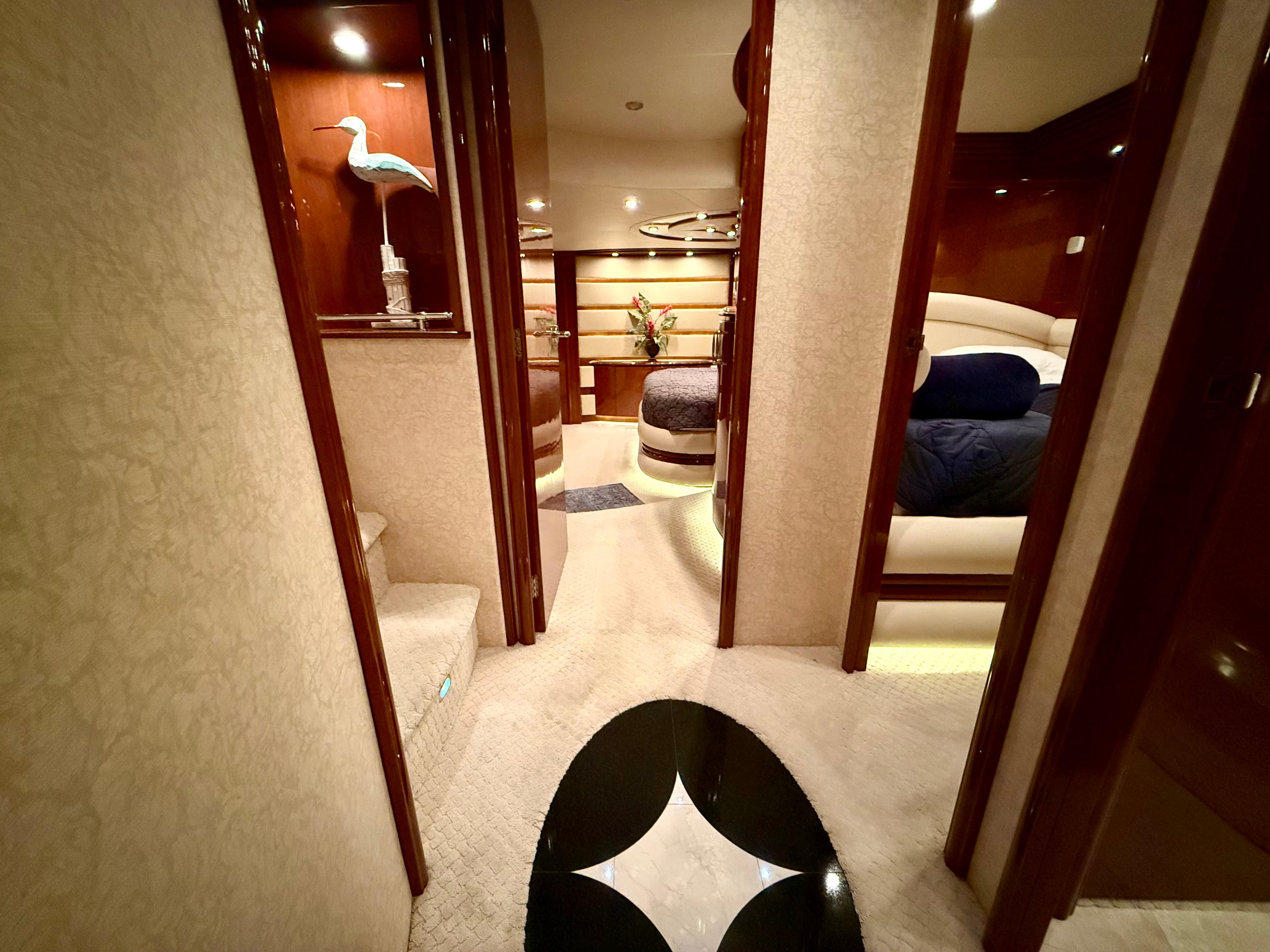 Marquis-65 2005-Tenacity FL-US-Luxurious interior of a 2005 Marquis 65 yacht with elegant decor and plush furnishings.-9656261 | Thumbnail