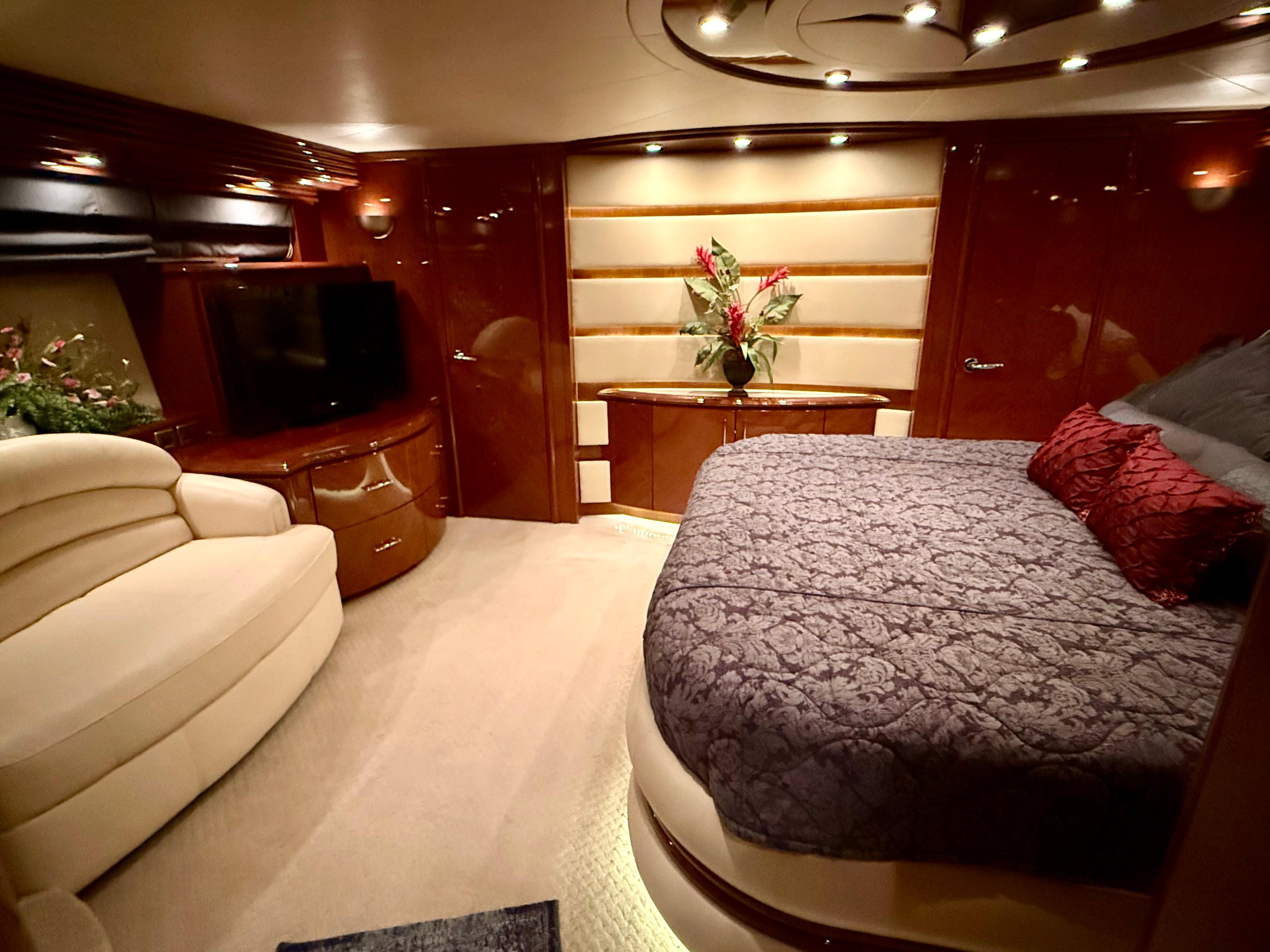 Marquis-65 2005-Tenacity FL-US-Luxurious interior of a 2005 Marquis 65 yacht with elegant bedroom decor.-9656261 | Thumbnail