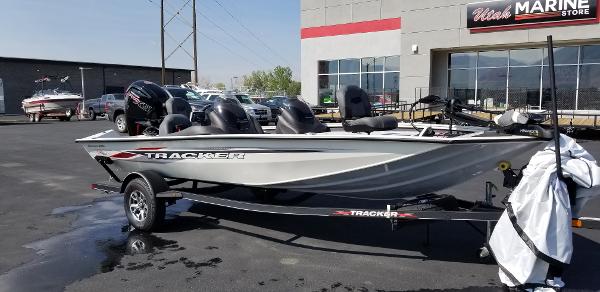 2021 Tracker Boats boat for sale, model of the boat is Pro Team 195 TXW Tournament Edition & Image # 1 of 13
