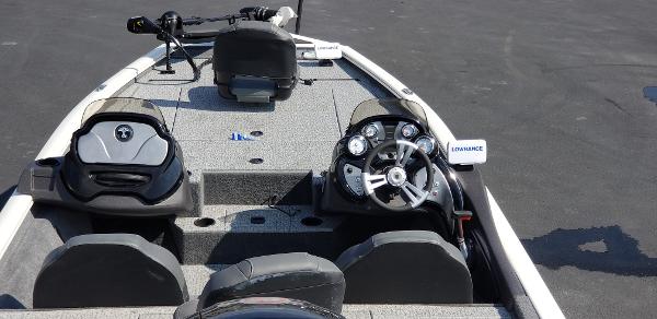 2021 Tracker Boats boat for sale, model of the boat is Pro Team 195 TXW Tournament Edition & Image # 8 of 13