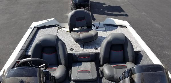 2021 Tracker Boats boat for sale, model of the boat is Pro Team 195 TXW Tournament Edition & Image # 10 of 13