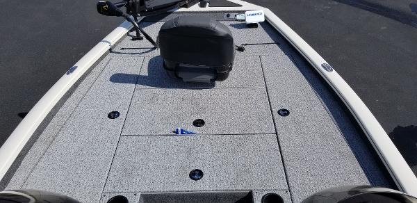 2021 Tracker Boats boat for sale, model of the boat is Pro Team 195 TXW Tournament Edition & Image # 11 of 13