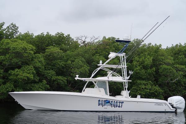 Photo of 2016 Invincible 42'