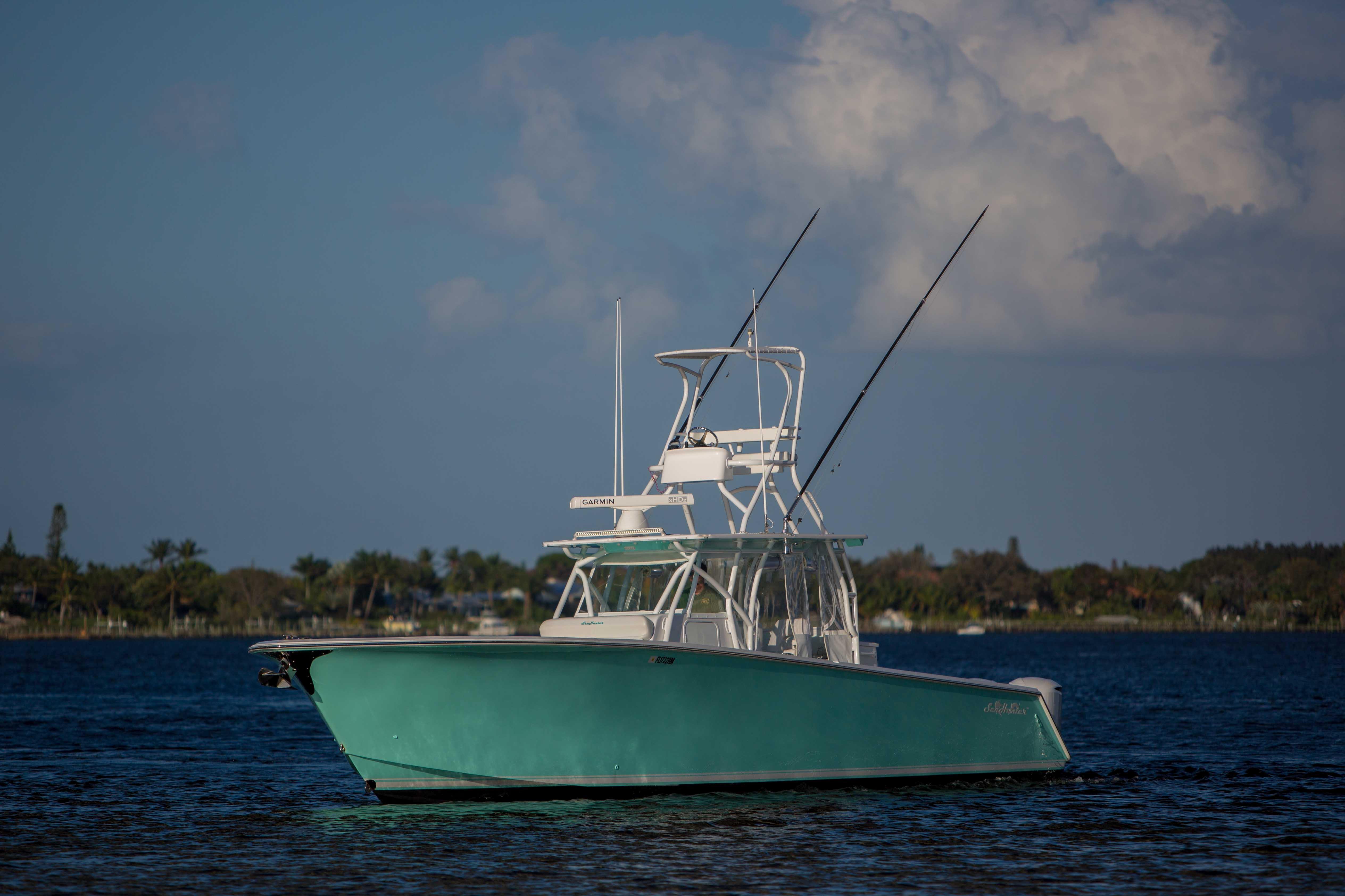 45 SeaHunter Center Console 2018 