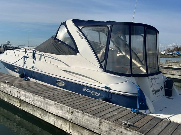 2005-cruisers-yachts-340-express-power-9796276-20250516072945352-1_XLARGE